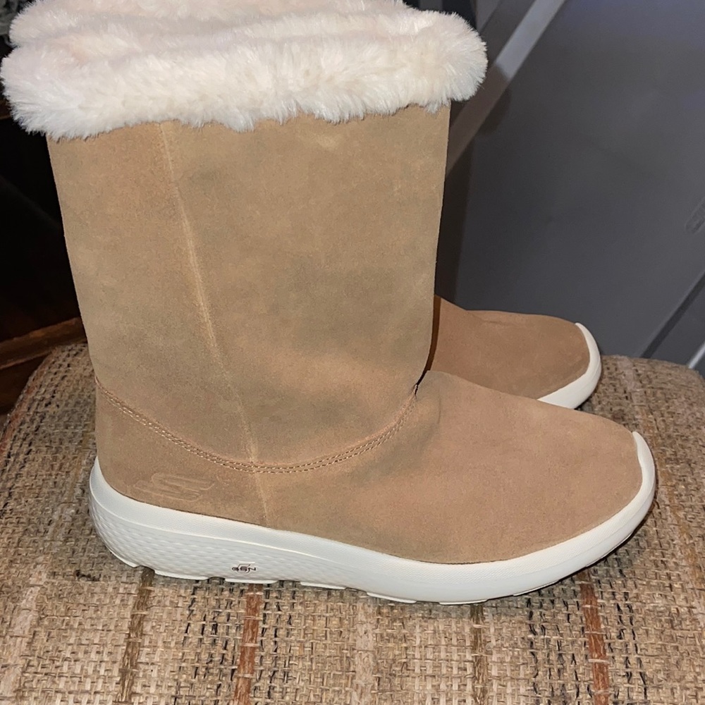 Women sketchers on the go boots size 7.5